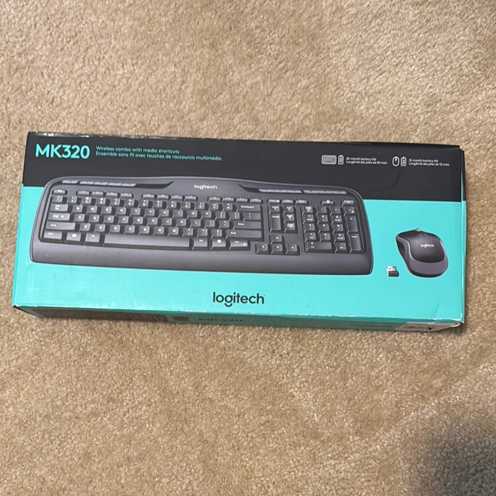 Logitech MK320 Wireless Keyboard and Mouse - Black and Teal